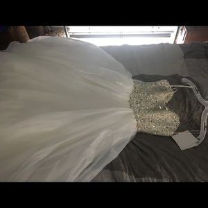 Maggie Soterro Wedding, style: Esme.